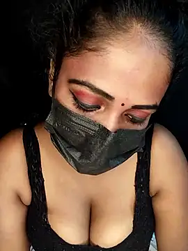 Webcam Model (Tamil_KaamaKanni)  is live.Free join now!