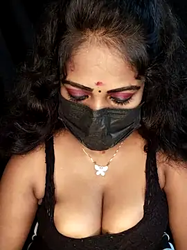 Webcam Model (Tamil_KaamaKanni)  is live.Free join now!