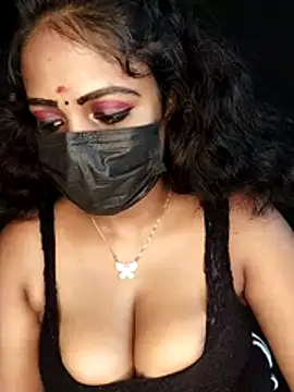 Webcam Model (Tamil_KaamaKanni)  is live.Free join now!