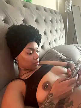 Webcam Model (butterflybootyy)  is live.Free join now!