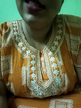 Webcam Model (tamilniranjana)  is live.Free join now!