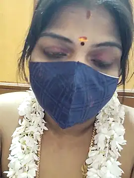 Webcam Model (aadhavi)  is live.Free join now!