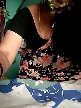 Webcam Model (Lillytelugu225)  is live.Free join now!