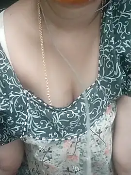 Webcam Model (Lillytelugu225)  is live.Free join now!