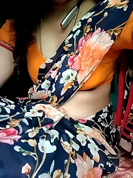 Webcam Model(Lillytelugu225) is live