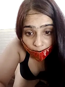 Webcam Model (Sexy_riya_00)  is live.Free join now!