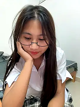 Webcam Model(00houBainiangzi) is live