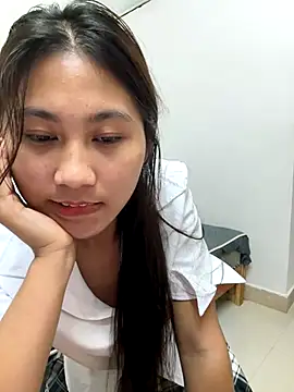 Webcam Model(00houBainiangzi) is live