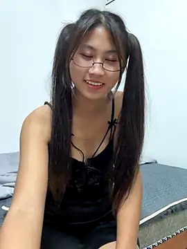 Webcam Model (00houBainiangzi)  is live.Free join now!