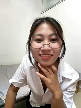 Webcam Model(00houBainiangzi) is live