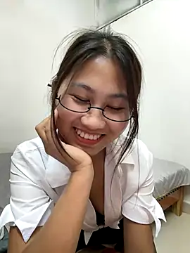 Webcam Model(00houBainiangzi) is live