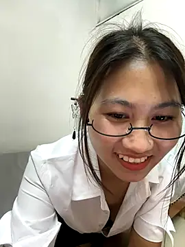 Webcam Model (00houBainiangzi)  is live.Free join now!