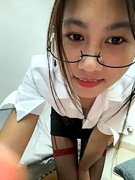 Webcam Model(00houBainiangzi) is live