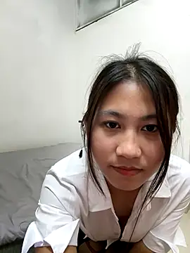 Webcam Model (00houBainiangzi)  is live.Free join now!