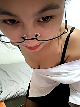 Webcam Model(00houBainiangzi) is live