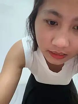 Webcam Model(00houBainiangzi) is live