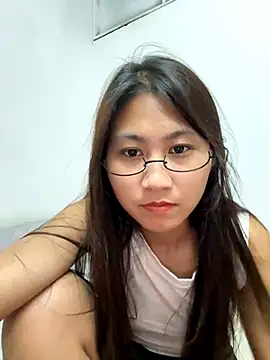 Webcam Model(00houBainiangzi) is live