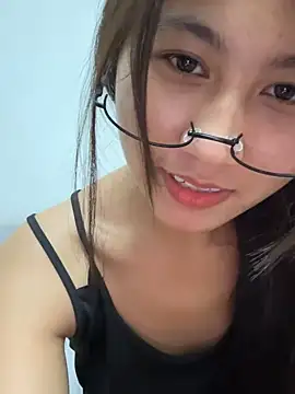 Webcam Model(00houBainiangzi) is live