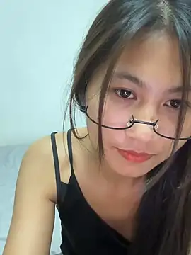 Webcam Model(00houBainiangzi) is live