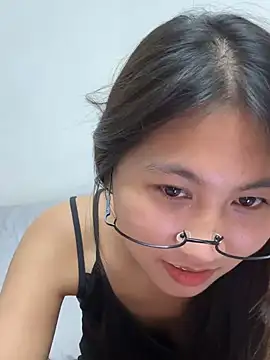 Webcam Model(00houBainiangzi) is live