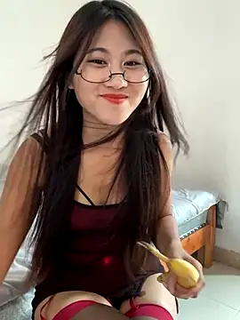 Webcam Model(00houBainiangzi) is live