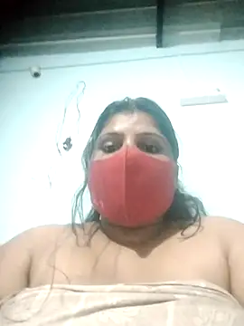 Webcam Model (Cute-Mannu)  is live.Free join now!