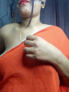 Webcam Model (queenarchana)  is live.Free join now!