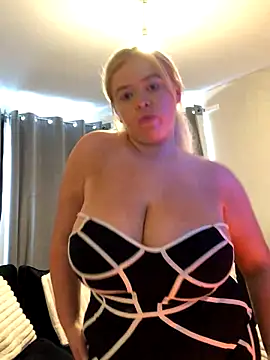 Webcam Model (Bondi_Luxe)  is live.Free join now!