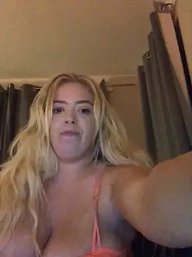 Webcam Model (Bondi_Luxe)  is live.Free join now!