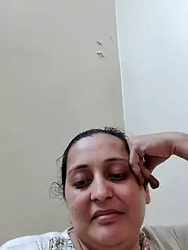 Webcam Model (Sajida450)  is live.Free join now!