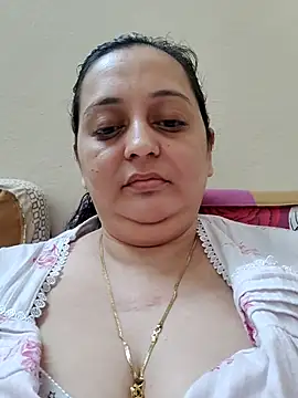 Webcam Model(Sajida450) is live