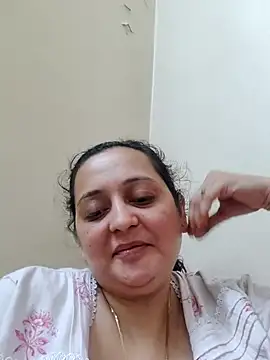 Webcam Model (Sajida450)  is live.Free join now!