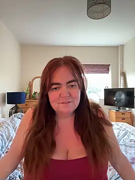 Webcam Model (curvy-milf-abbie)  is live.Free join now!