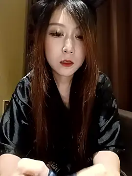 Webcam Model (qibao)  is live.Free join now!