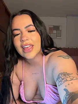 Webcam Model (ThicknTattedMaddisonn)  is live.Free join now!