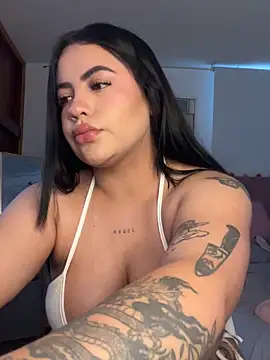 Webcam Model(ThicknTattedMaddisonn) is live