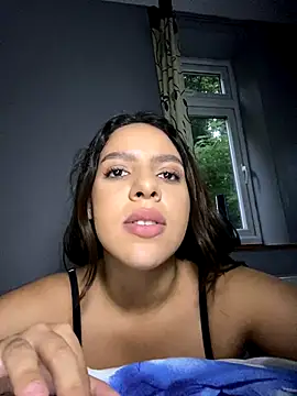 Webcam Model(brazilianbbinuk) is live