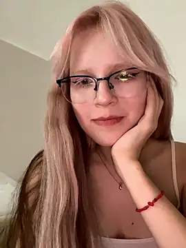 Webcam Model(SERENITY_FLY) is live