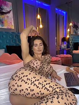 Webcam Model(NancyMaddow) is live