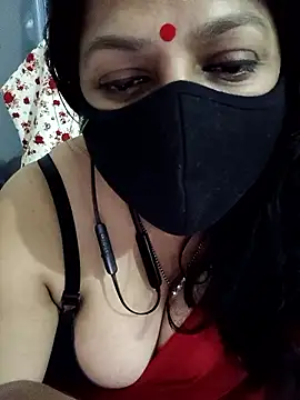 Webcam Model (O-Priya)  is live.Free join now!