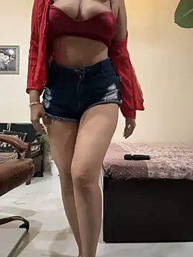 Webcam Model (EroticKhushi)  is live.Free join now!