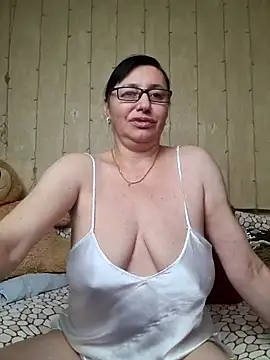 Webcam Model (Amberhotqueen)  is live.Free join now!