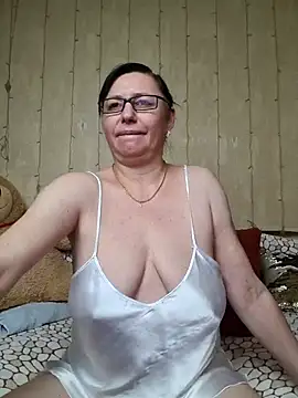 Webcam Model (Amberhotqueen)  is live.Free join now!