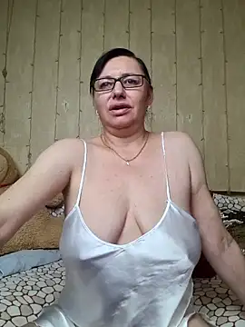 Webcam Model (Amberhotqueen)  is live.Free join now!