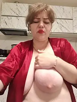 Webcam Model(cindybbwsquirt) is live