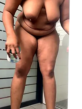 Webcam Model(CurvyDesire1) is live