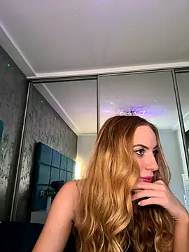 Webcam Model (RockQueen_A)  is live.Free join now!