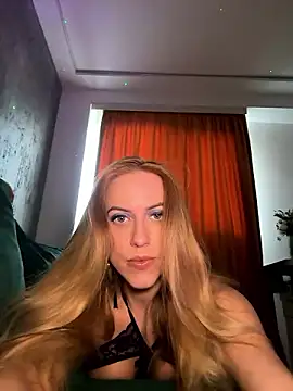 Webcam Model (RockQueen_A)  is live.Free join now!