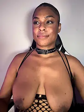 Webcam Model (VtheBratt)  is live.Free join now!