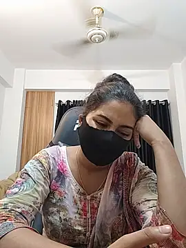 Webcam Model (MiaKhalifa--)  is live.Free join now!